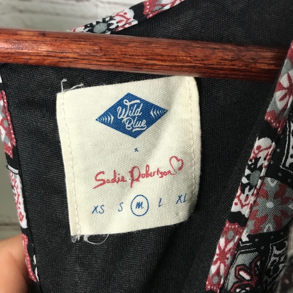 Wild Blue Sadie Robertson long sleeve romper - Picture 5 of 10